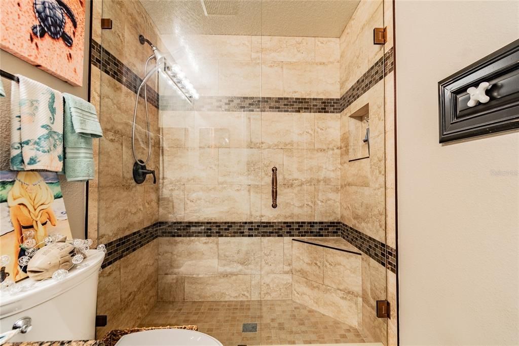 最近售出: $575,000 (4 贝兹, 3 浴室, 2847 平方英尺)