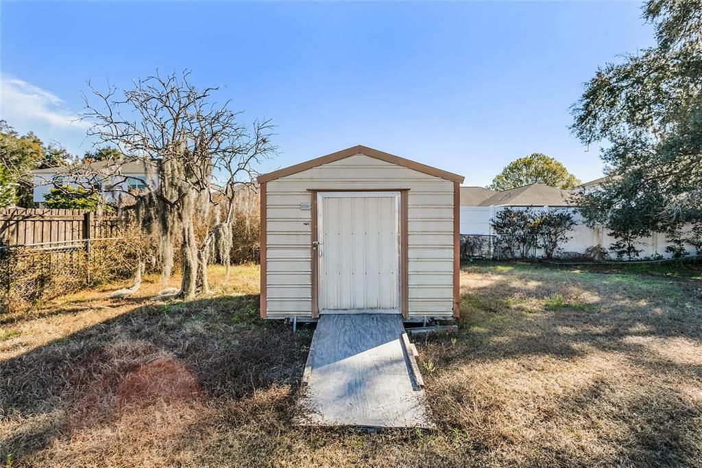 Recently Sold: $155,000 (3 beds, 2 baths, 1144 Square Feet)
