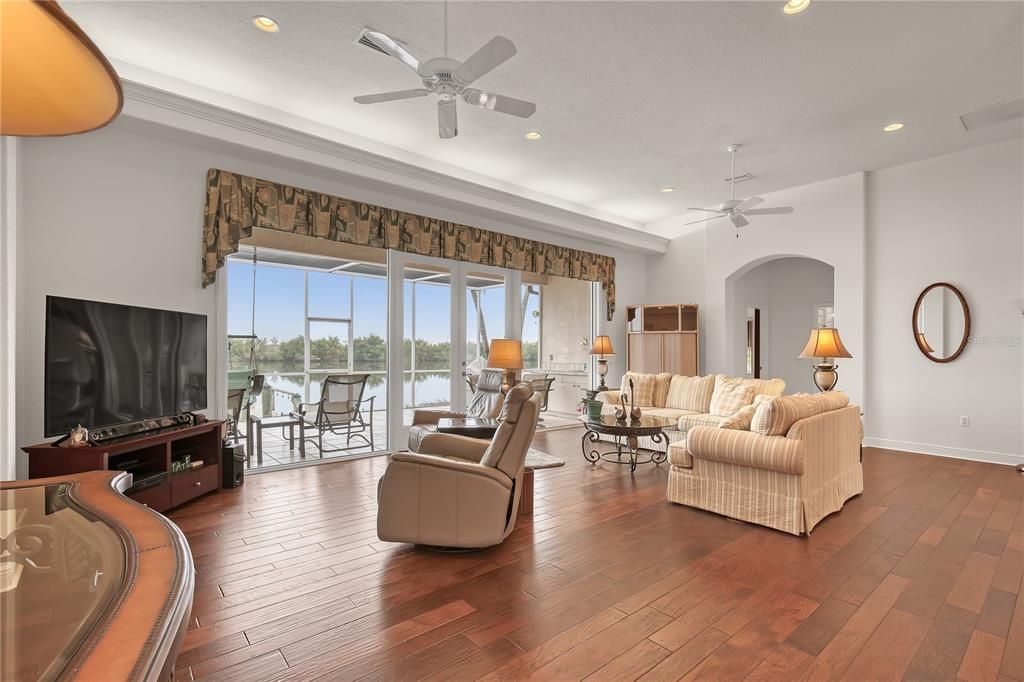 Recently Sold: $855,000 (3 beds, 2 baths, 2442 Square Feet)