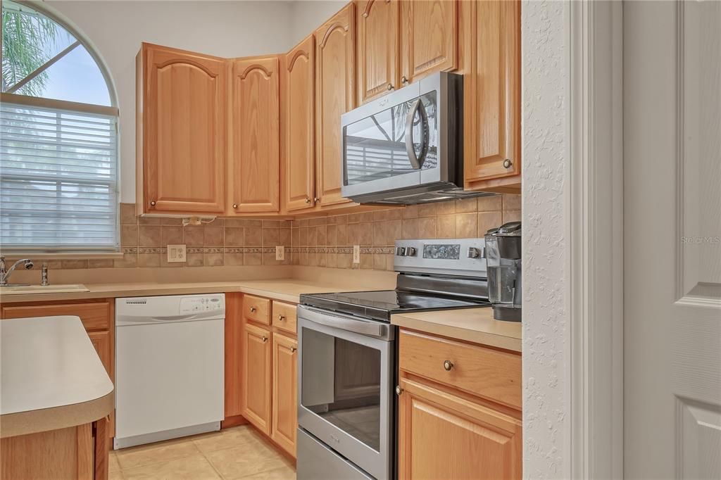 Recently Sold: $855,000 (3 beds, 2 baths, 2442 Square Feet)