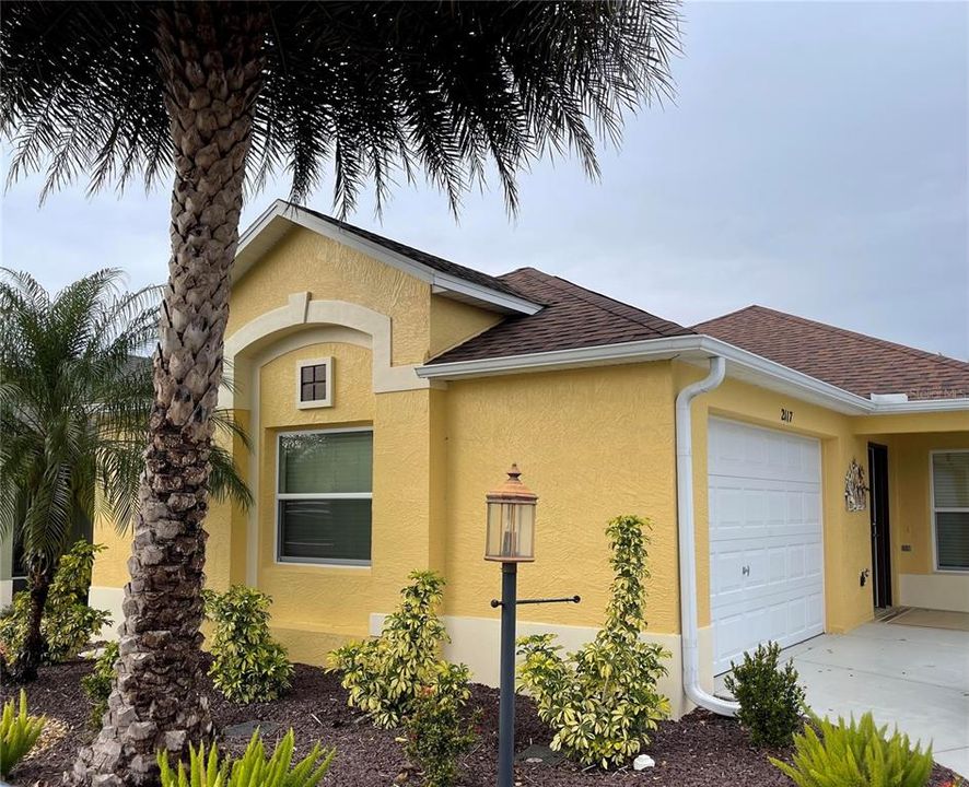 Recently Sold: $330,000 (3 beds, 2 baths, 1357 Square Feet)