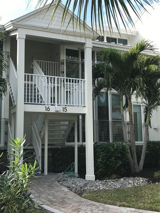 Recently Sold: $1,620,000 (2 beds, 2 baths, 1270 Square Feet)