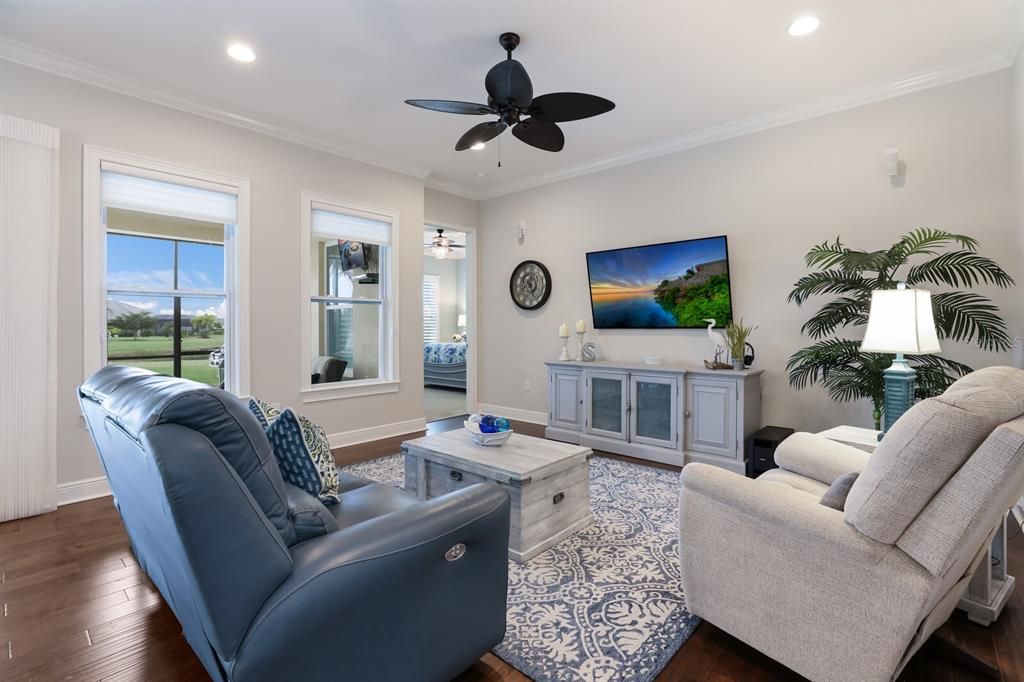 FAMILY ROOM WITH CEILING FAN