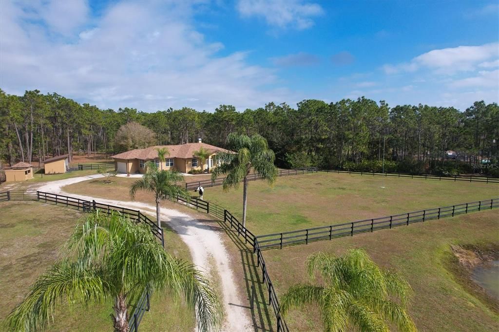 Recently Sold: $850,000 (3 beds, 2 baths, 2011 Square Feet)