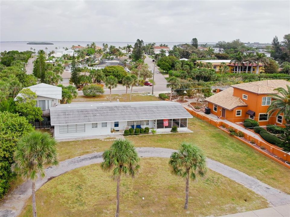 Recently Sold: $2,400,000 (2 beds, 3 baths, 2202 Square Feet)