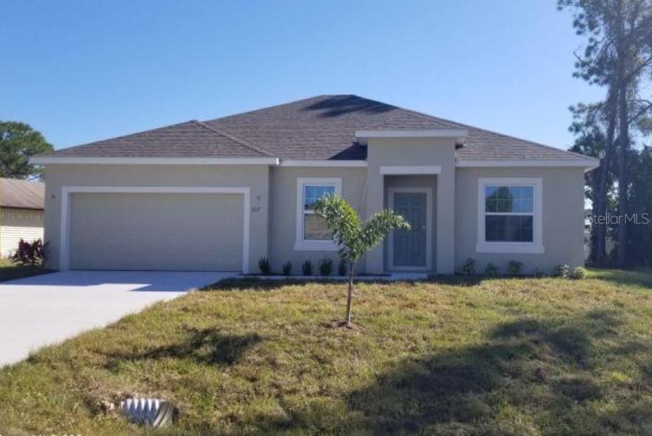 Recently Sold: $310,000 (3 beds, 2 baths, 1637 Square Feet)