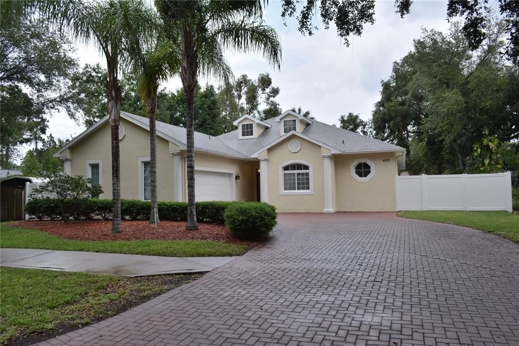 Recently Rented: $3,995 (4 beds, 2 baths, 2499 Square Feet)