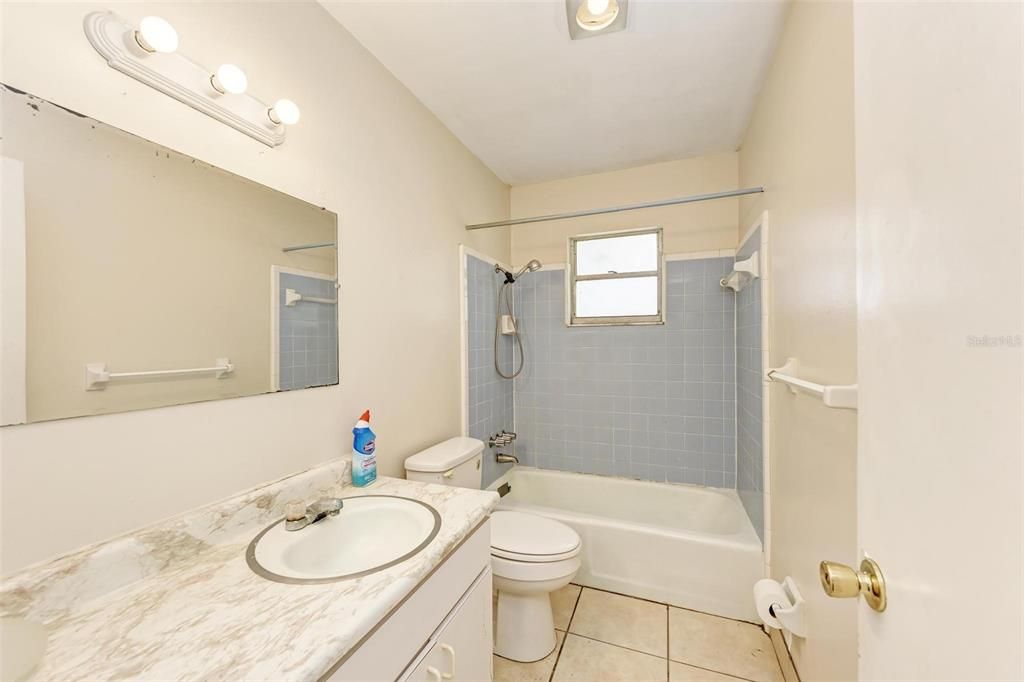 最近售出: $250,000 (0 贝兹, 0 浴室, 1458 平方英尺)