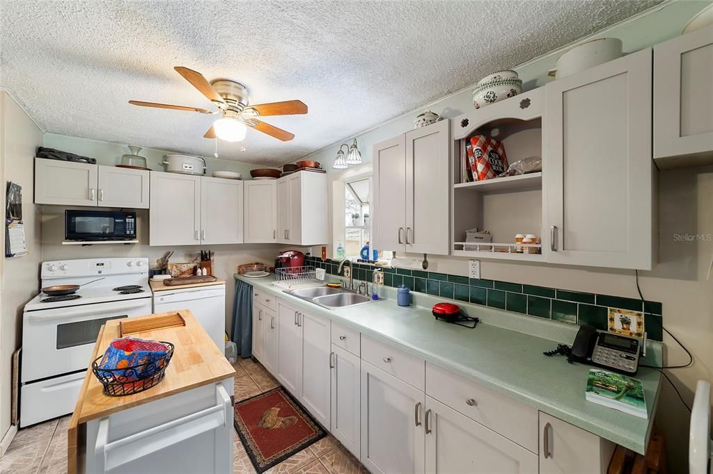 Recently Sold: $399,000 (2 beds, 1 baths, 800 Square Feet)