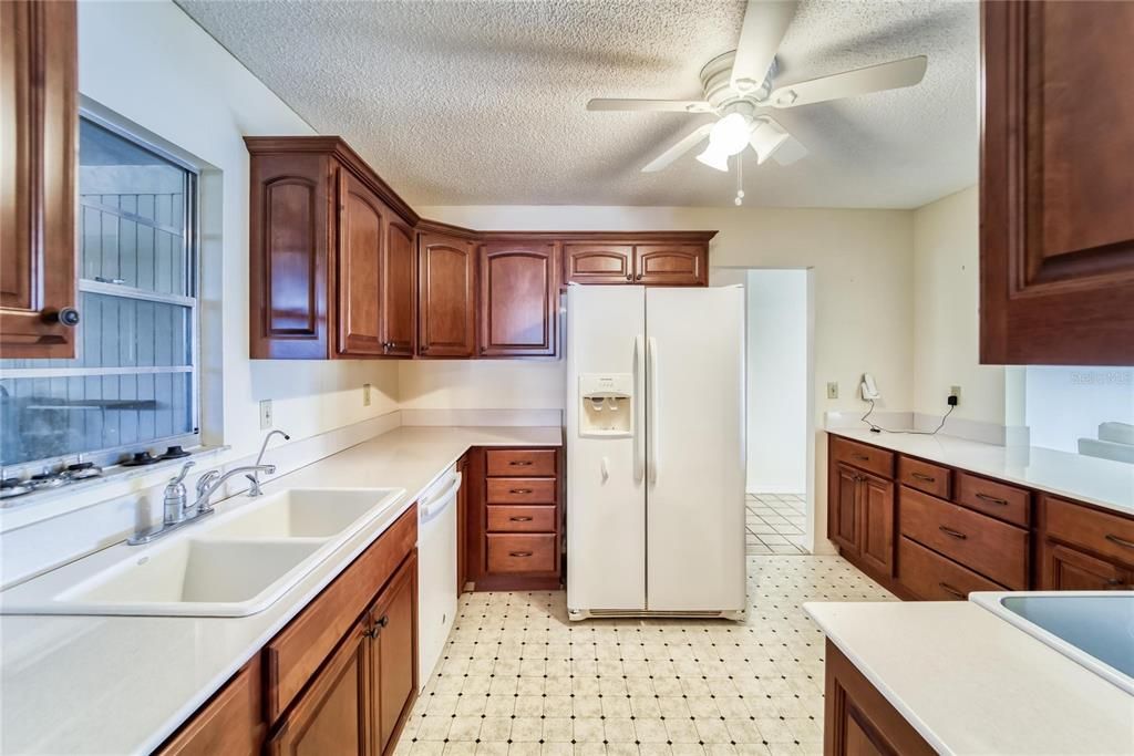 Recently Sold: $275,000 (2 beds, 2 baths, 1516 Square Feet)