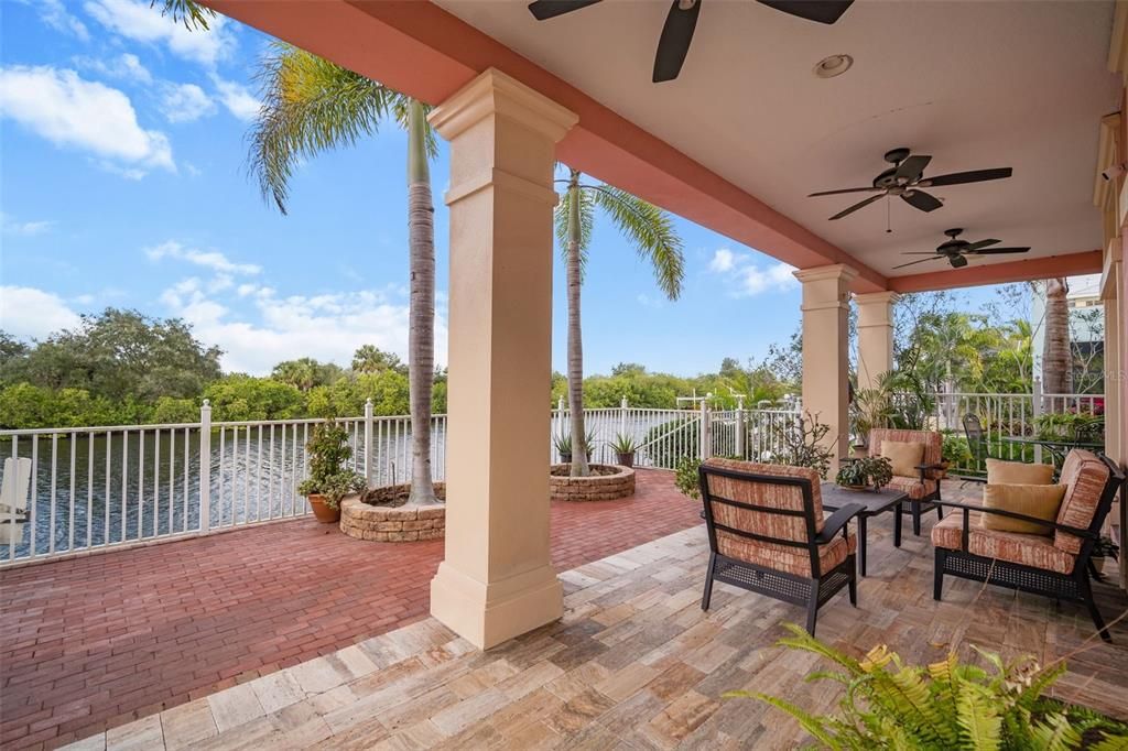 Recently Sold: $1,550,000 (5 beds, 4 baths, 4438 Square Feet)