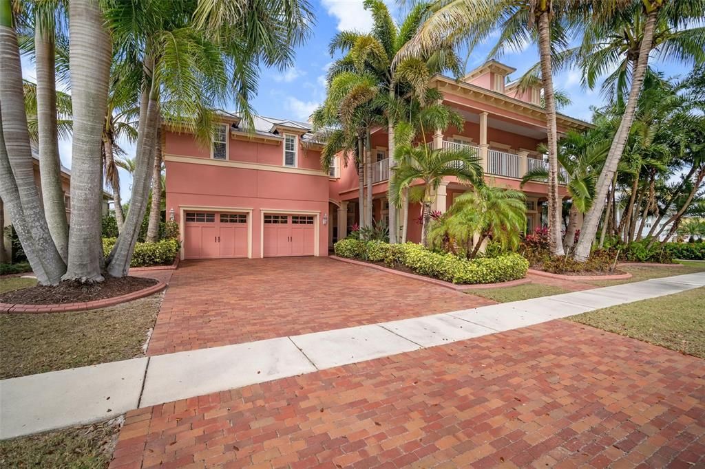 Recently Sold: $1,550,000 (5 beds, 4 baths, 4438 Square Feet)