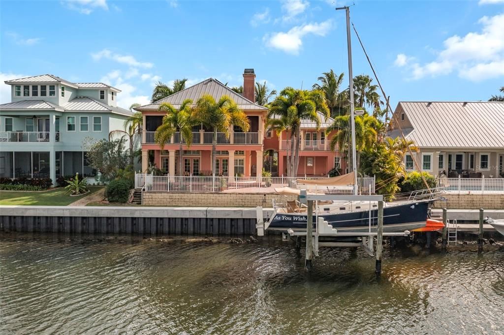 Recently Sold: $1,550,000 (5 beds, 4 baths, 4438 Square Feet)