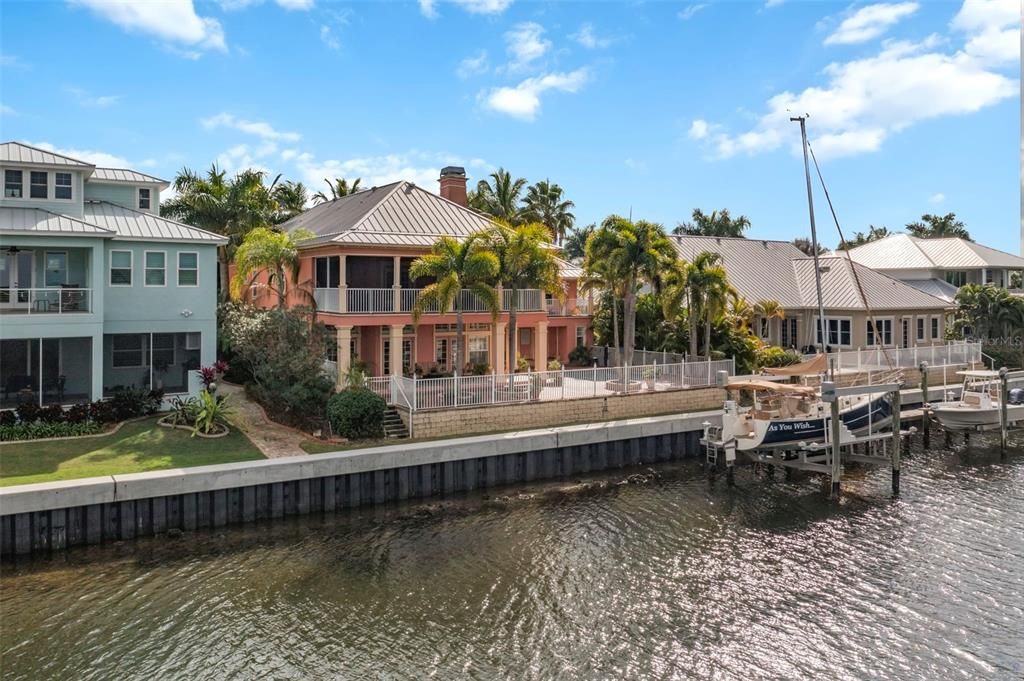 Recently Sold: $1,550,000 (5 beds, 4 baths, 4438 Square Feet)