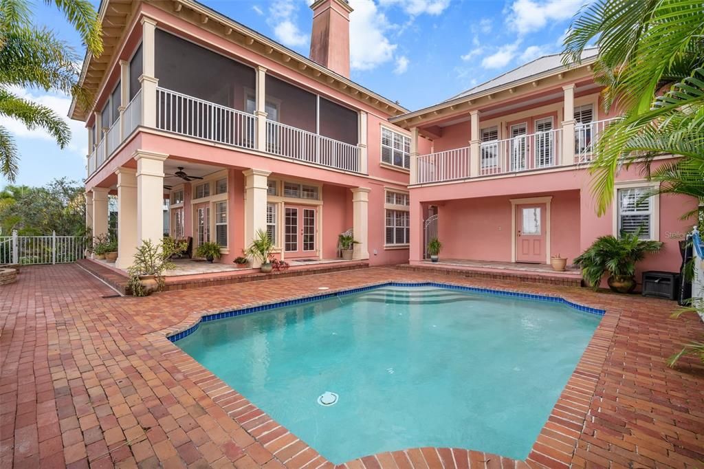 Recently Sold: $1,550,000 (5 beds, 4 baths, 4438 Square Feet)