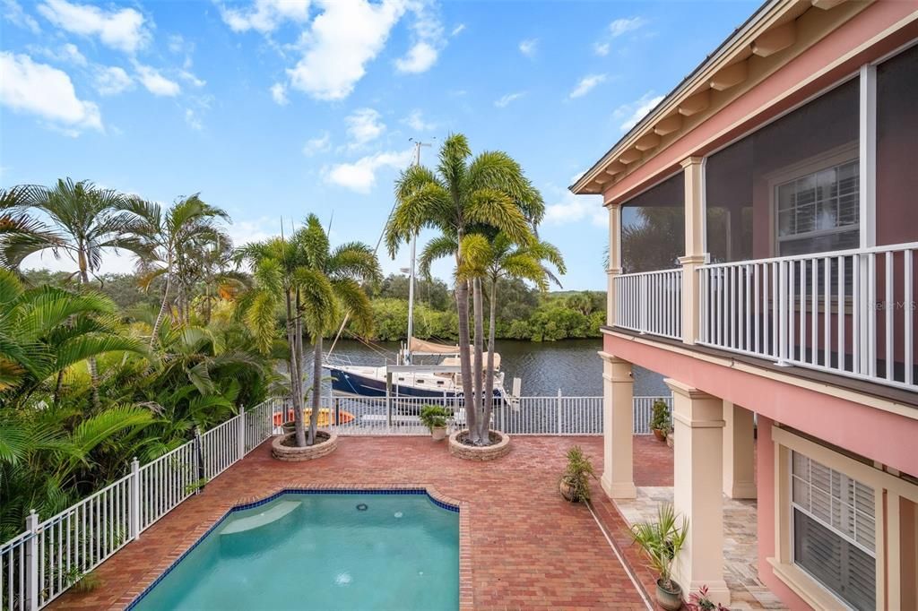 Recently Sold: $1,550,000 (5 beds, 4 baths, 4438 Square Feet)