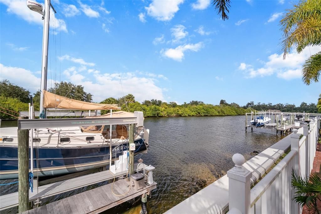 Recently Sold: $1,550,000 (5 beds, 4 baths, 4438 Square Feet)