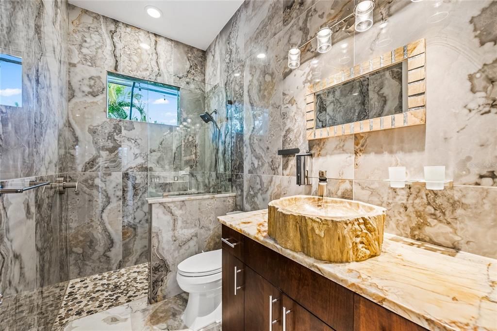 Recently Sold: $1,999,999 (3 beds, 3 baths, 2850 Square Feet)