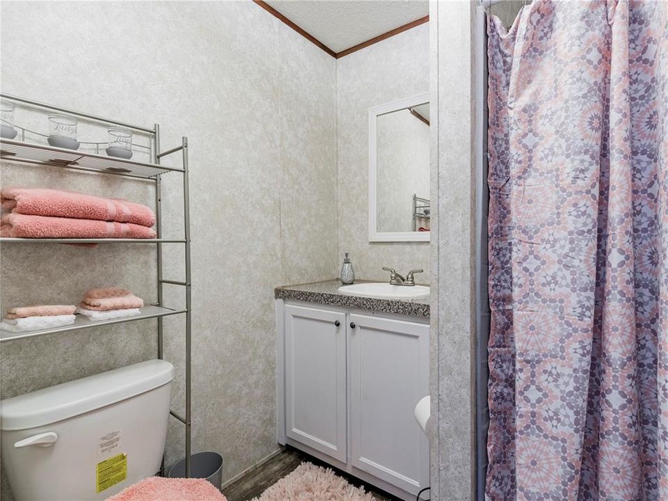 最近售出: $349,000 (2 贝兹, 2 浴室, 728 平方英尺)