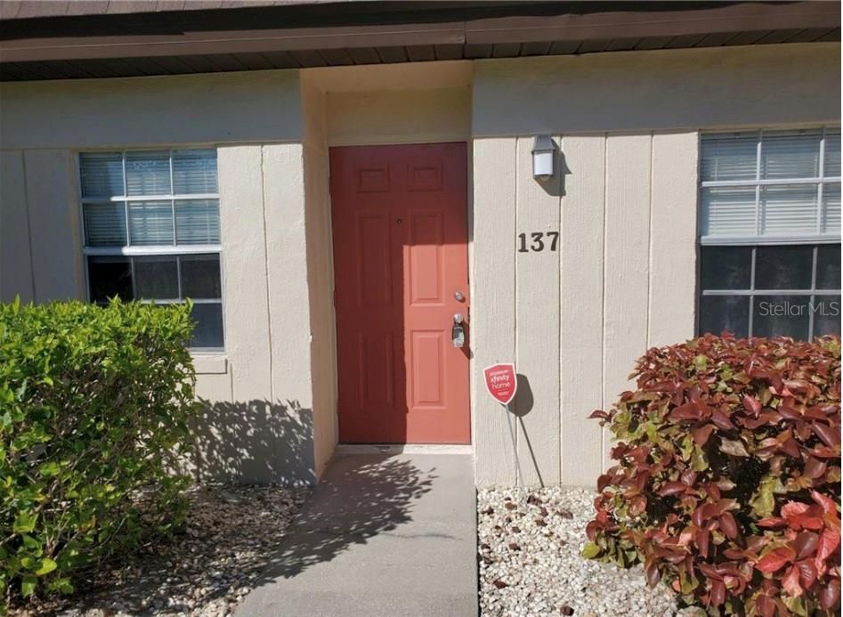 Recently Sold: $151,000 (2 beds, 1 baths, 884 Square Feet)