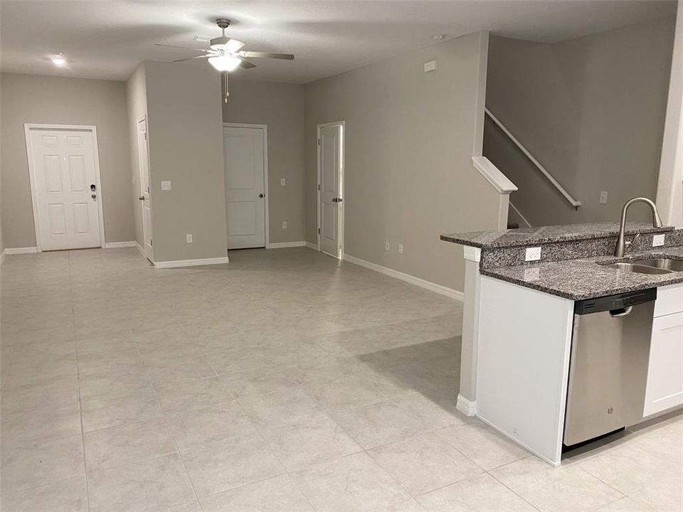 Recently Rented: $1,775 (3 beds, 2 baths, 1660 Square Feet)