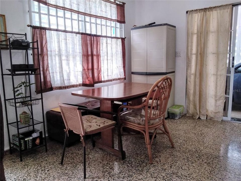 Vendido Recientemente: $125,000 (5 camas, 2 baños, 0 Pies cuadrados)