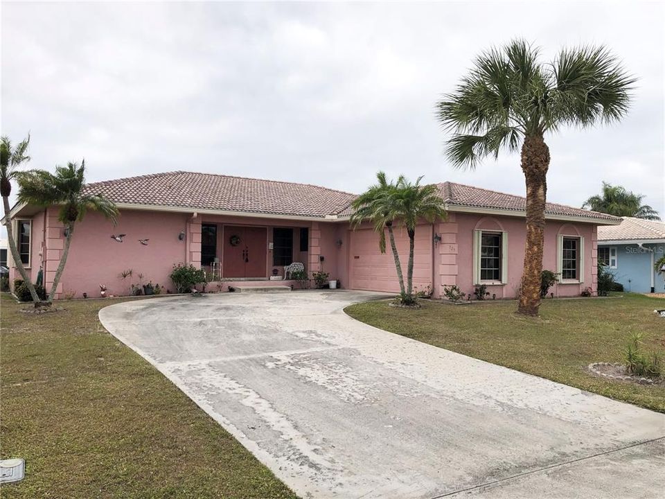 Recently Sold: $550,000 (3 beds, 2 baths, 1815 Square Feet)