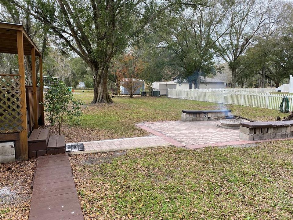 Recently Sold: $170,000 (3 beds, 2 baths, 960 Square Feet)