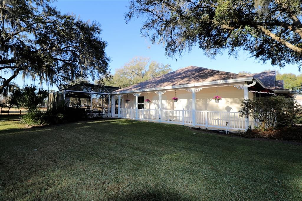 Recently Sold: $650,000 (3 beds, 2 baths, 2016 Square Feet)