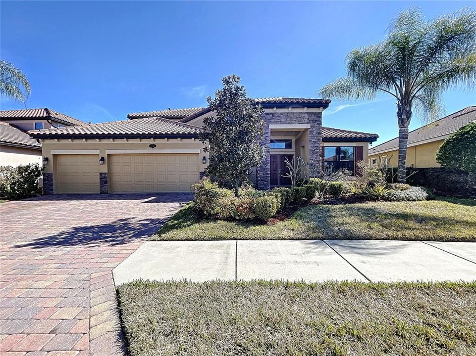 Recently Sold: $600,000 (5 beds, 3 baths, 3563 Square Feet)