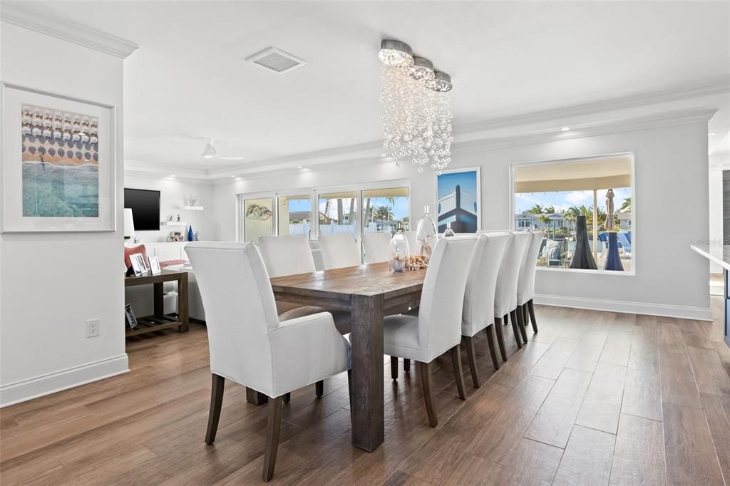 Recently Sold: $2,300,000 (3 beds, 2 baths, 2630 Square Feet)
