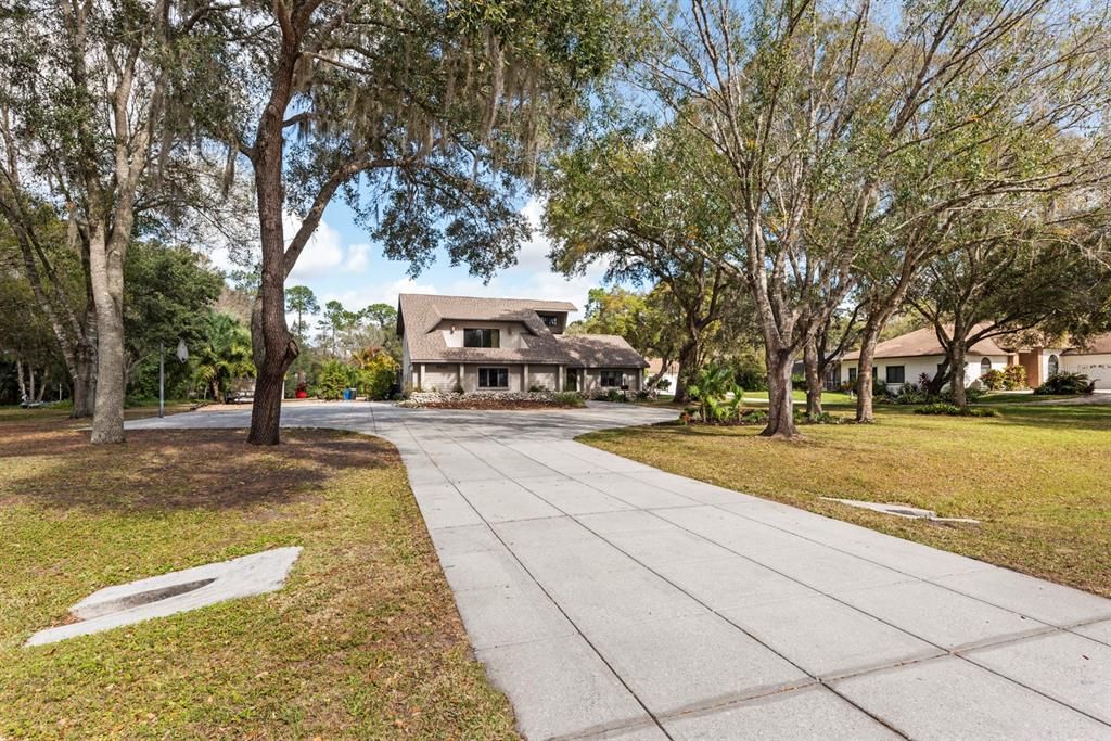 Recently Sold: $640,000 (4 beds, 2 baths, 2457 Square Feet)