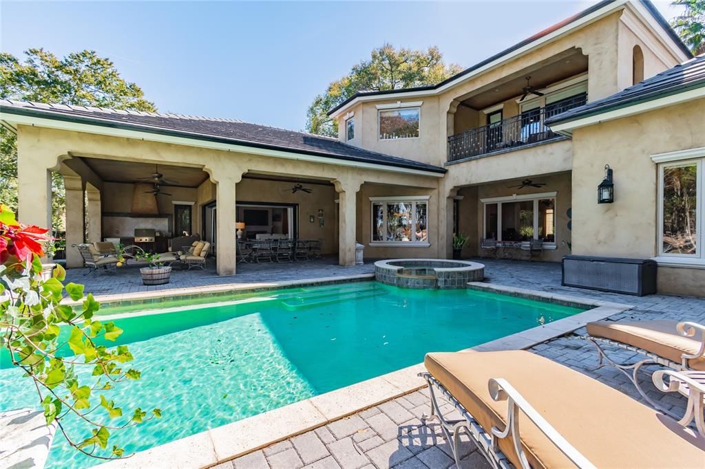 Recently Sold: $2,295,000 (4 beds, 4 baths, 5607 Square Feet)