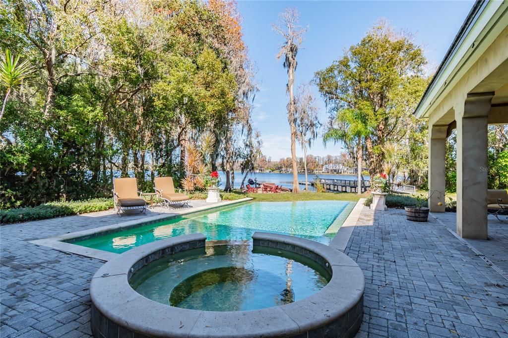 Recently Sold: $2,295,000 (4 beds, 4 baths, 5607 Square Feet)