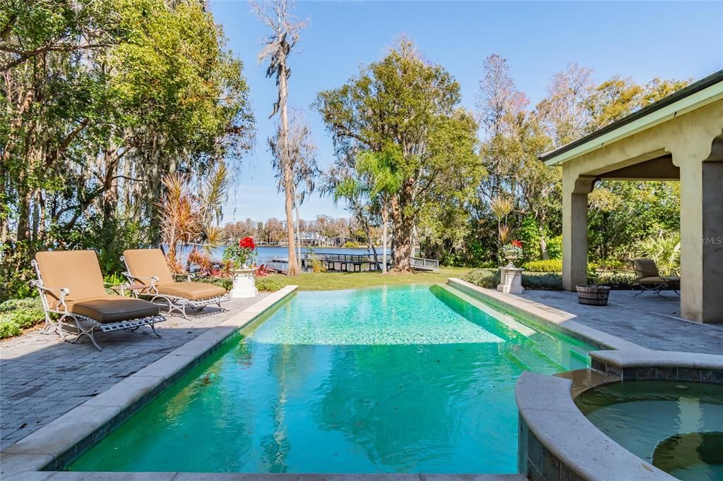 Recently Sold: $2,295,000 (4 beds, 4 baths, 5607 Square Feet)