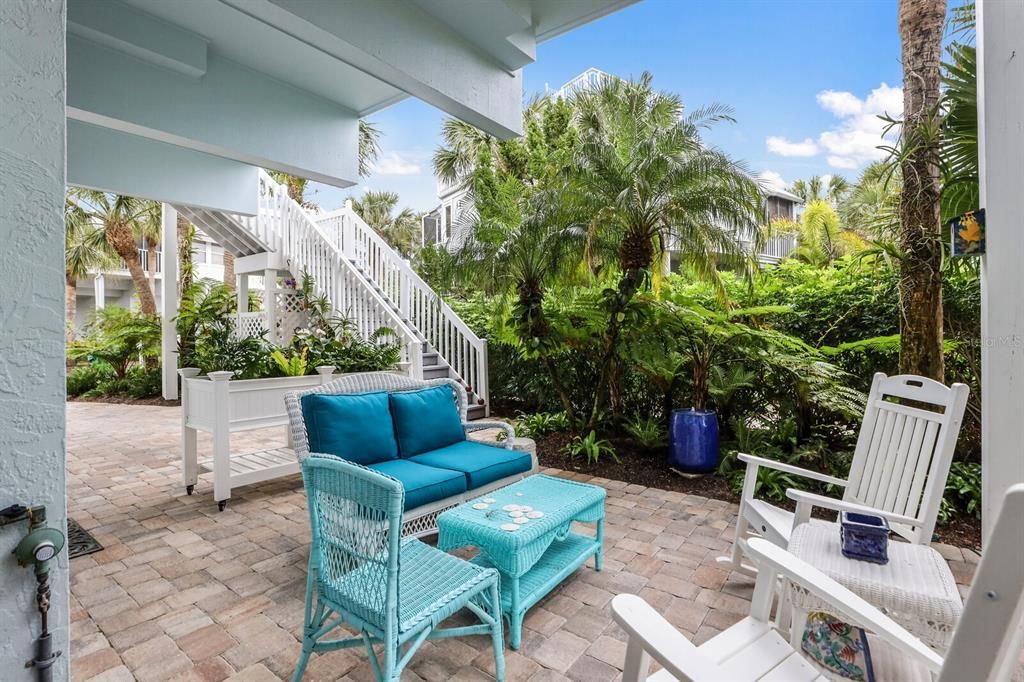 Recently Sold: $2,500,000 (3 beds, 3 baths, 1800 Square Feet)