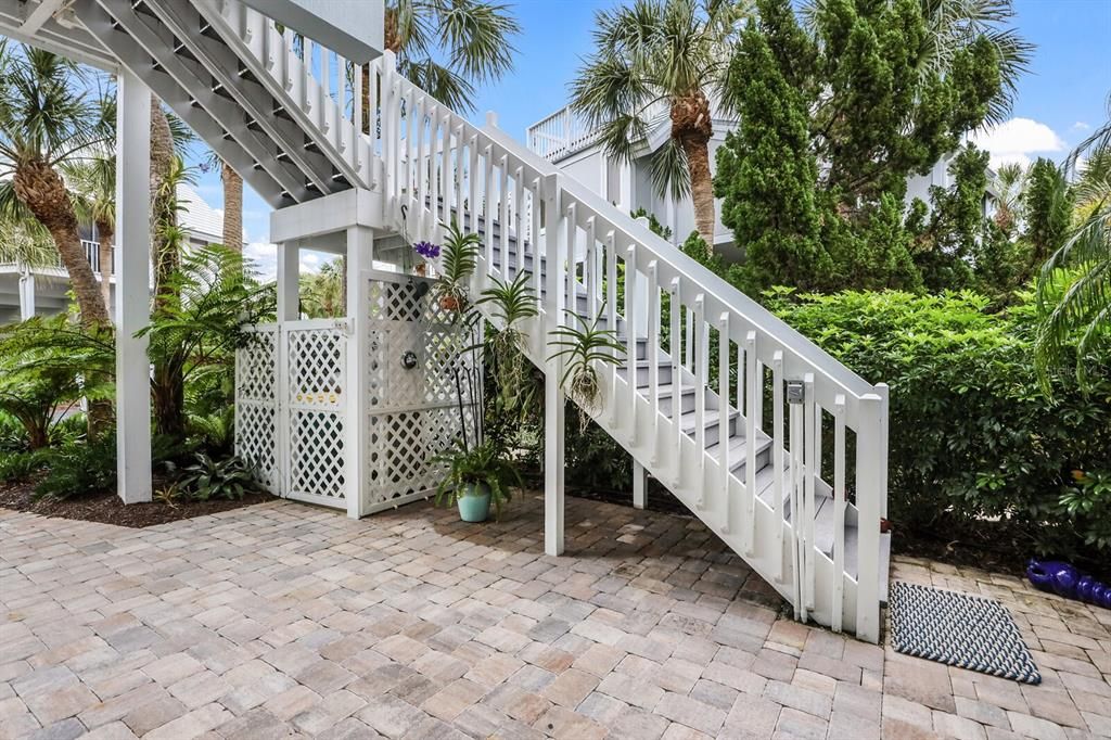 Recently Sold: $2,500,000 (3 beds, 3 baths, 1800 Square Feet)