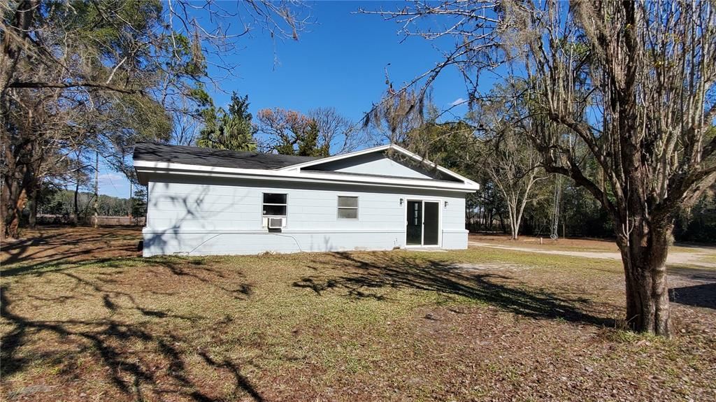 Recently Sold: $195,000 (3 beds, 1 baths, 1274 Square Feet)