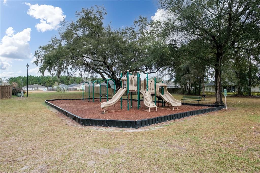Recently Sold: $289,000 (3 beds, 2 baths, 1663 Square Feet)