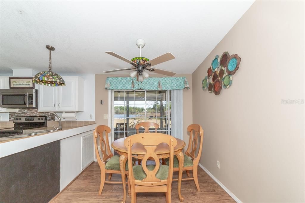 Recently Sold: $329,000 (3 beds, 2 baths, 1296 Square Feet)