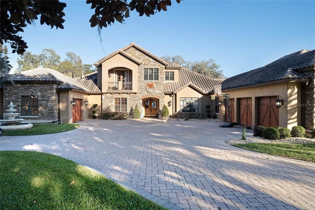 Recently Sold: $2,450,000 (5 beds, 5 baths, 6347 Square Feet)