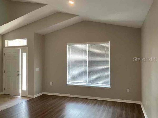 Recently Rented: $2,095 (4 beds, 2 baths, 2290 Square Feet)