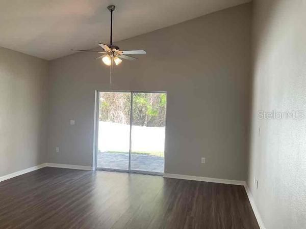 Recently Rented: $2,095 (4 beds, 2 baths, 2290 Square Feet)