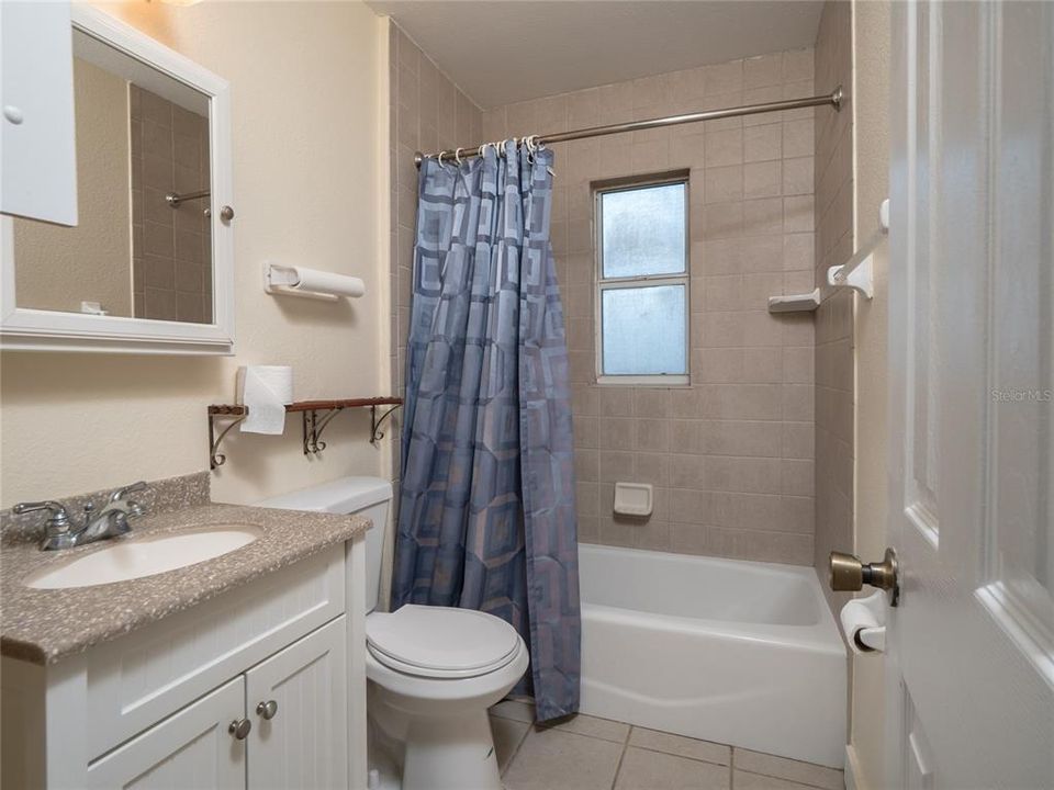 最近售出: $169,400 (2 贝兹, 1 浴室, 720 平方英尺)