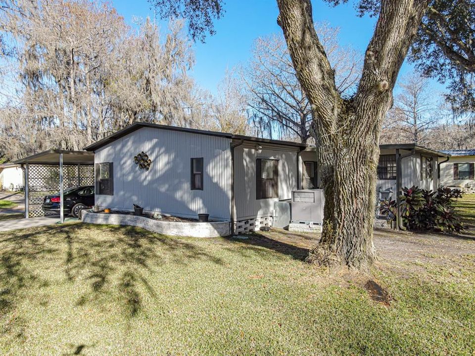 Recently Sold: $112,900 (2 beds, 2 baths, 988 Square Feet)