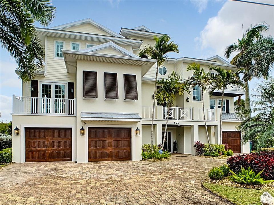 Recently Sold: $6,495,000 (5 beds, 3 baths, 5300 Square Feet)