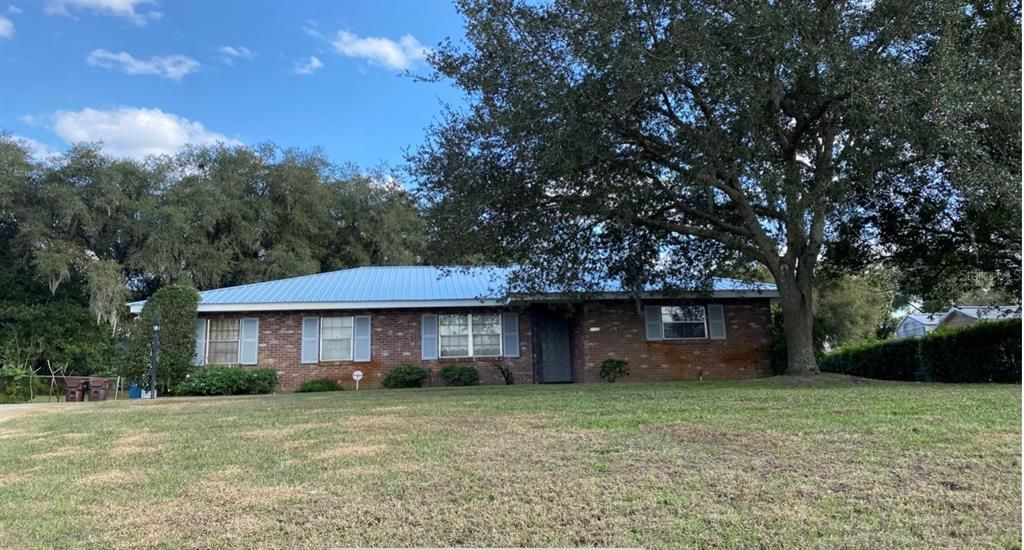 Recently Sold: $280,000 (4 beds, 2 baths, 2090 Square Feet)