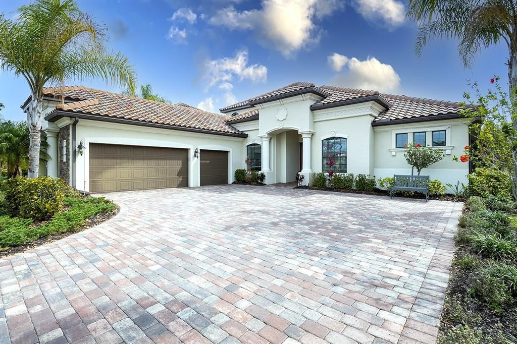 Recently Sold: $1,000,000 (4 beds, 3 baths, 3101 Square Feet)