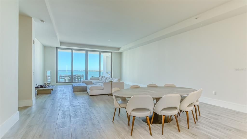 kitchen/Living Room Combination