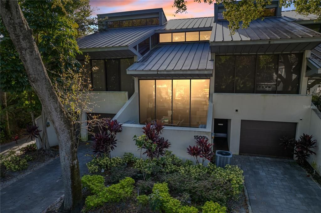 Recently Sold: $675,000 (4 beds, 3 baths, 1992 Square Feet)